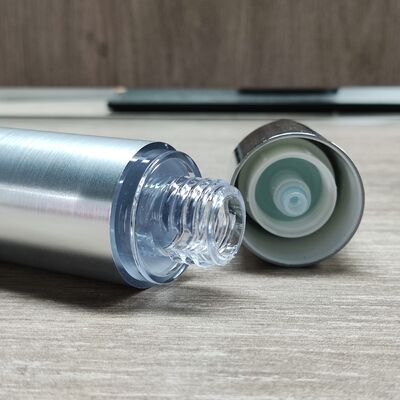 কারখানা পাইকারি ১৫ মিলি ২০ মিলি ৩০ মিলি সিলভার প্লাস্টিক কসমেটিক লোশন পাম্প এয়ারলেস বোতল স্কিন কেয়ার প্যাকেজিংয়ের জন্য